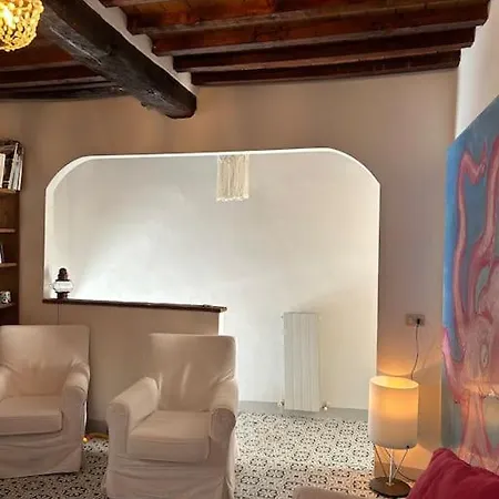 Ferienhaus La Casa Del Polpo Rosa *